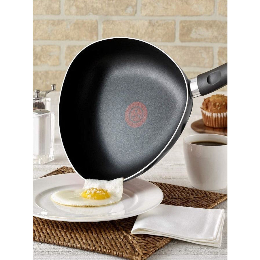 T-fal Essential 4qt/32cm Triangular Thermo-Spot Non-Stick Pan, B0300874, Brown box new (90 days warranty)